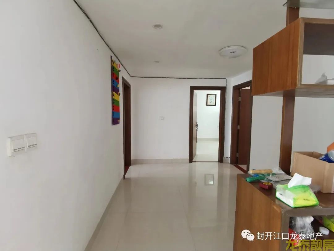 广信新城 步梯靓楼层 136方大三房 南向