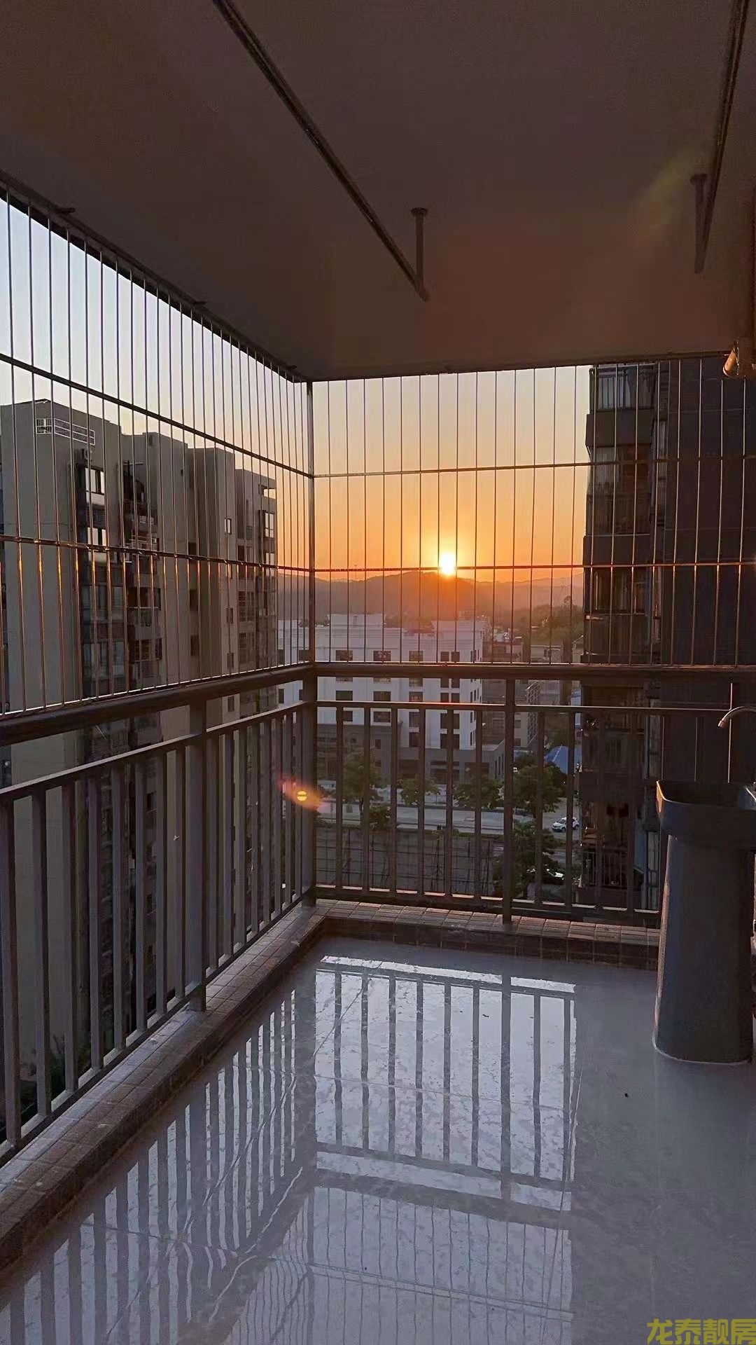 香槟壹号 2房 南向  新装修