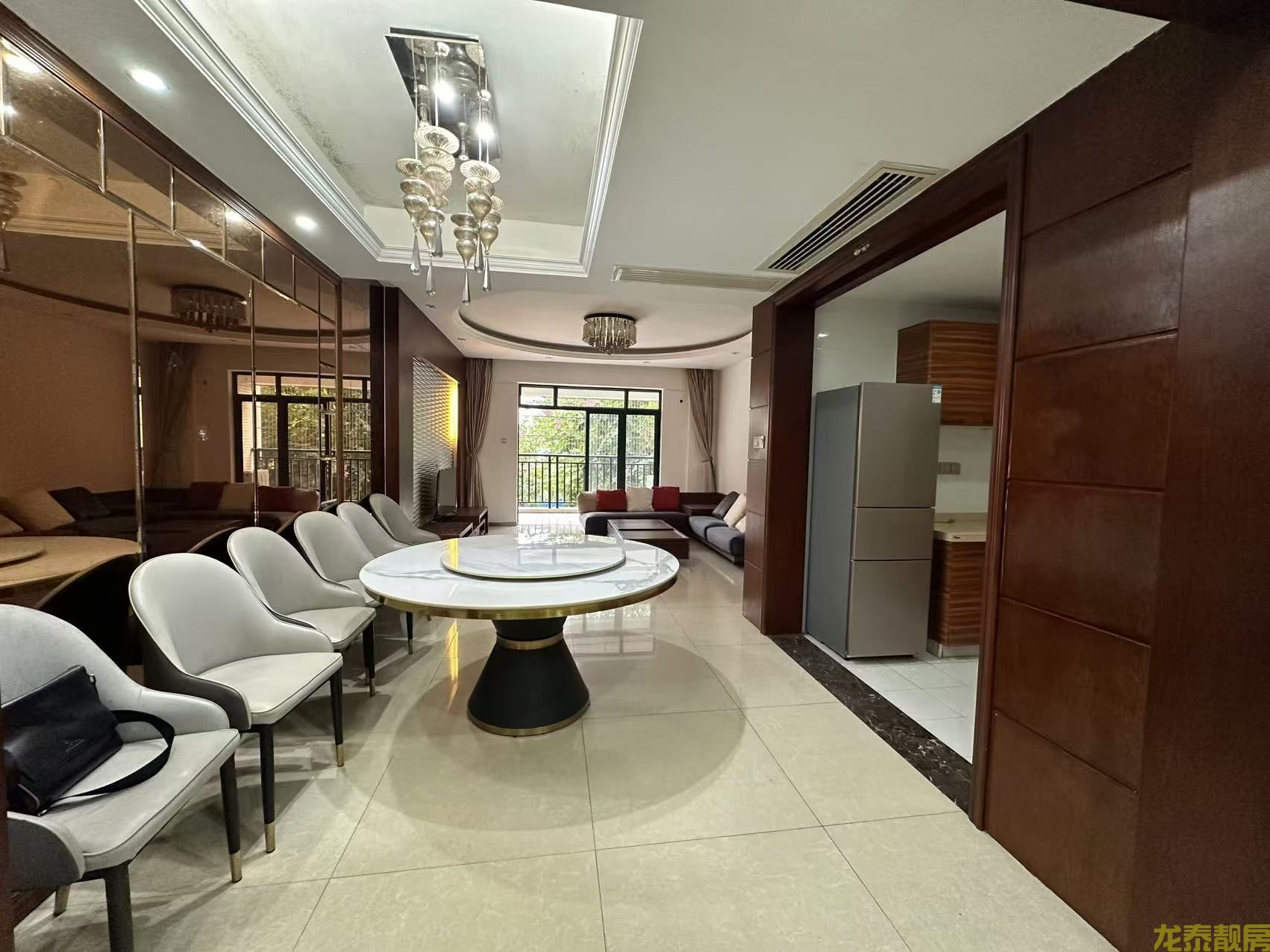 粤江花园电梯房送露台