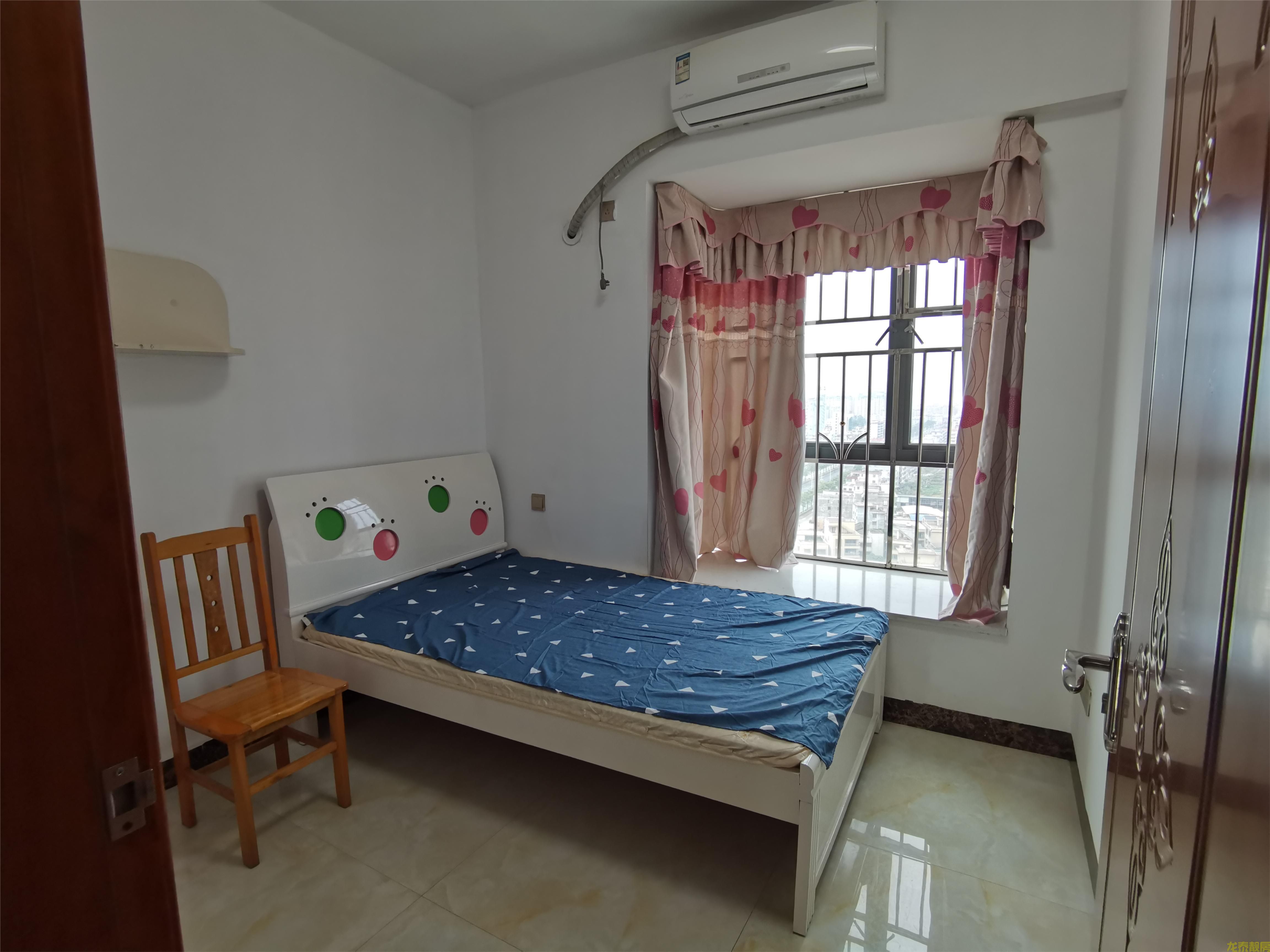 香槟一号电梯精装靓层4房