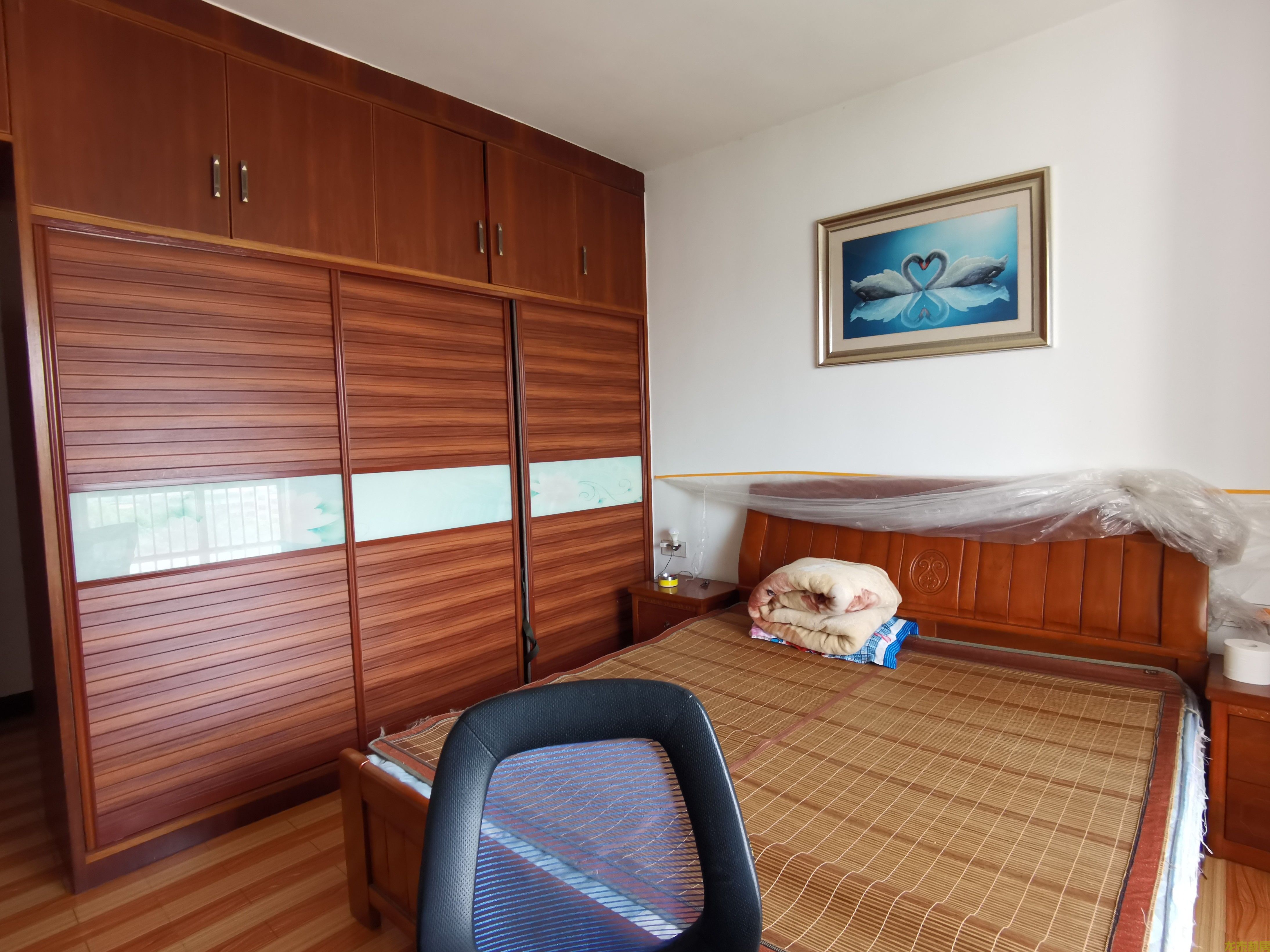 龙泉居电梯靓层南向