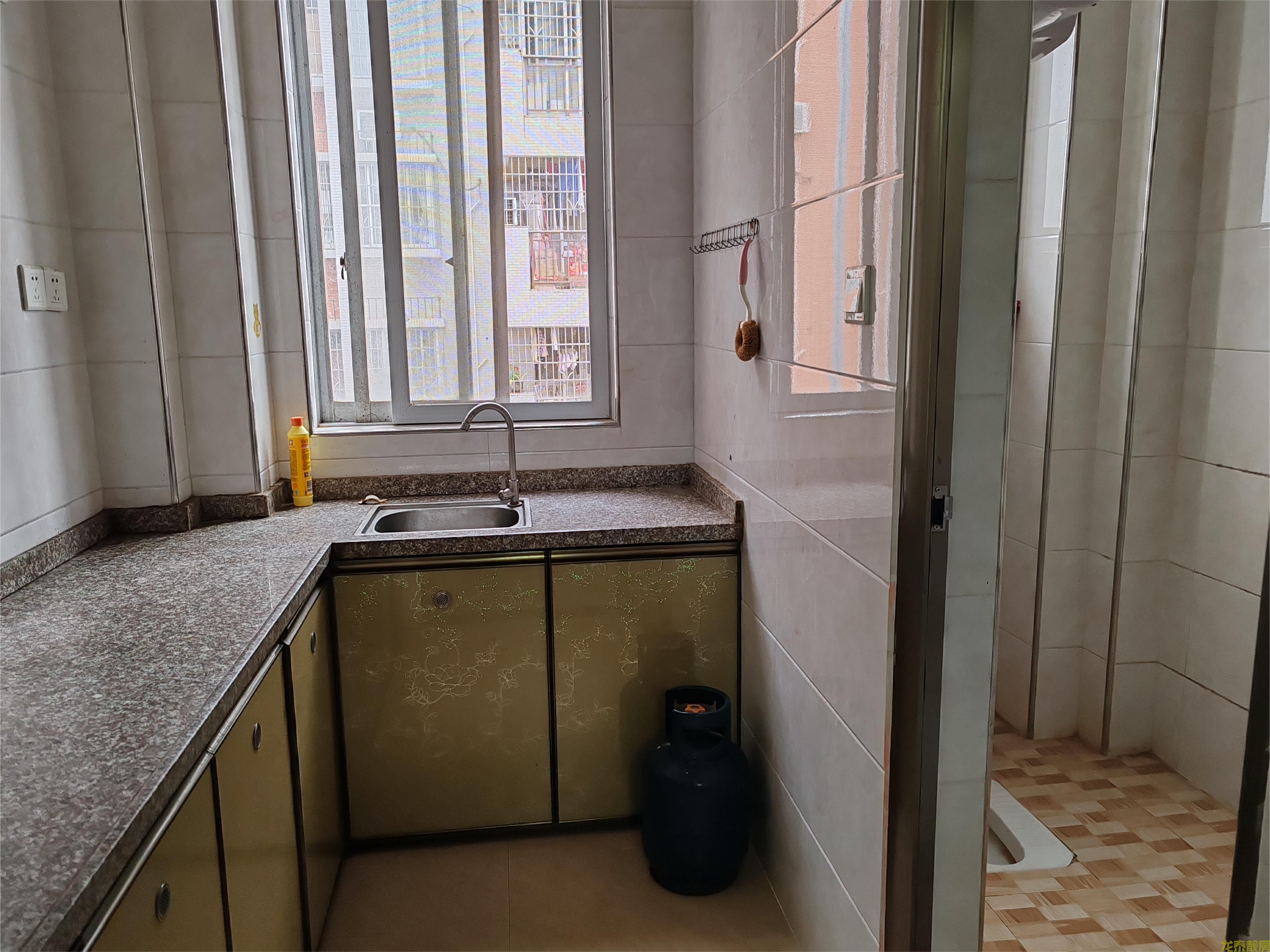 广信新城电梯公寓中层