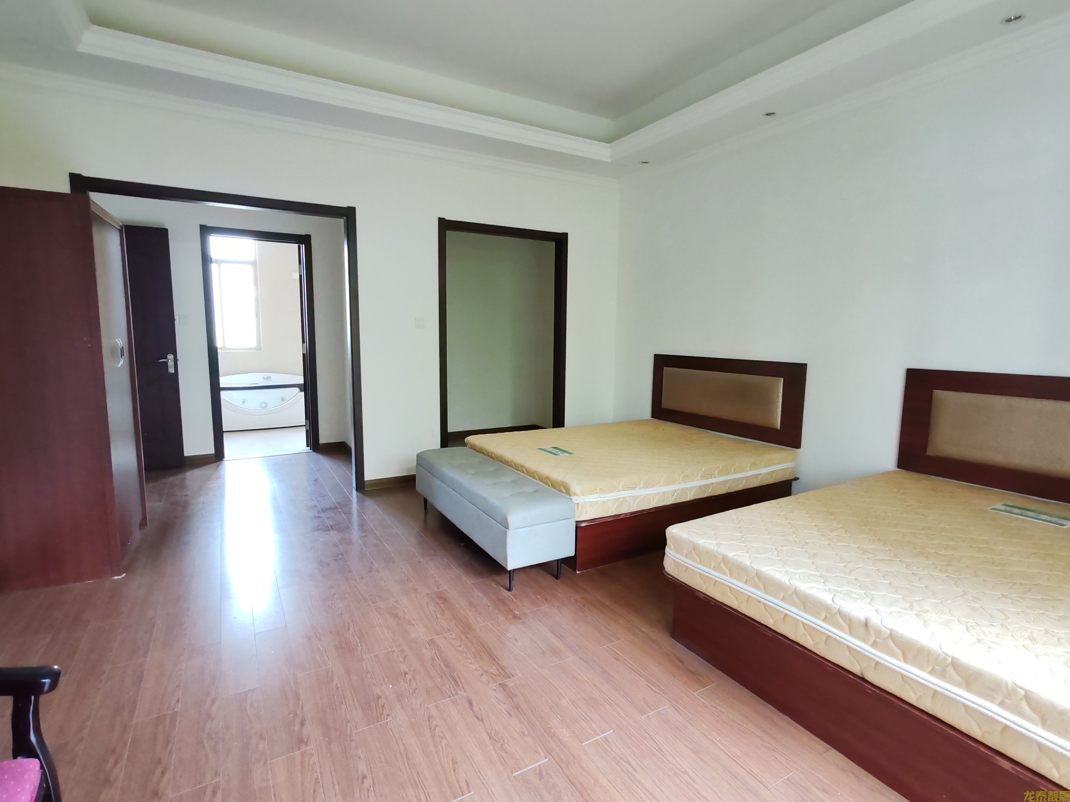 碧桂园单边位200多平大别墅