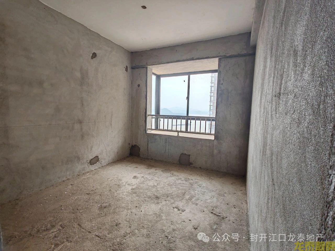  江南城超靓江景房   南向电梯中层+4房